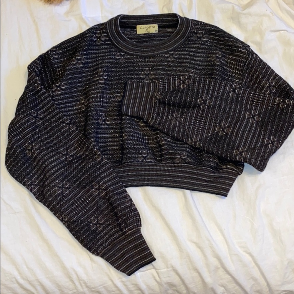 Super cute cropped sweater